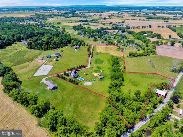 72 CIDER MILL RD, Mertztown, PA 19539