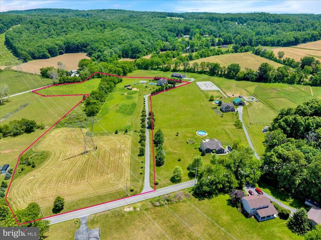 72 CIDER MILL RD, Mertztown, PA 19539