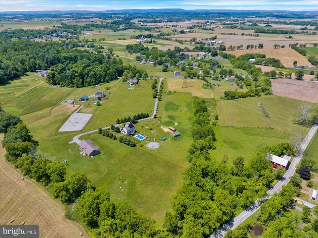 72 CIDER MILL RD, Mertztown, PA 19539