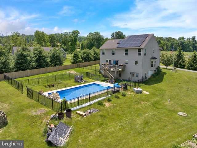 72 CIDER MILL RD, Mertztown, PA 19539