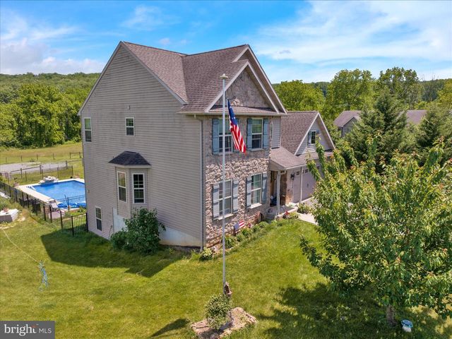 72 CIDER MILL RD, Mertztown, PA 19539