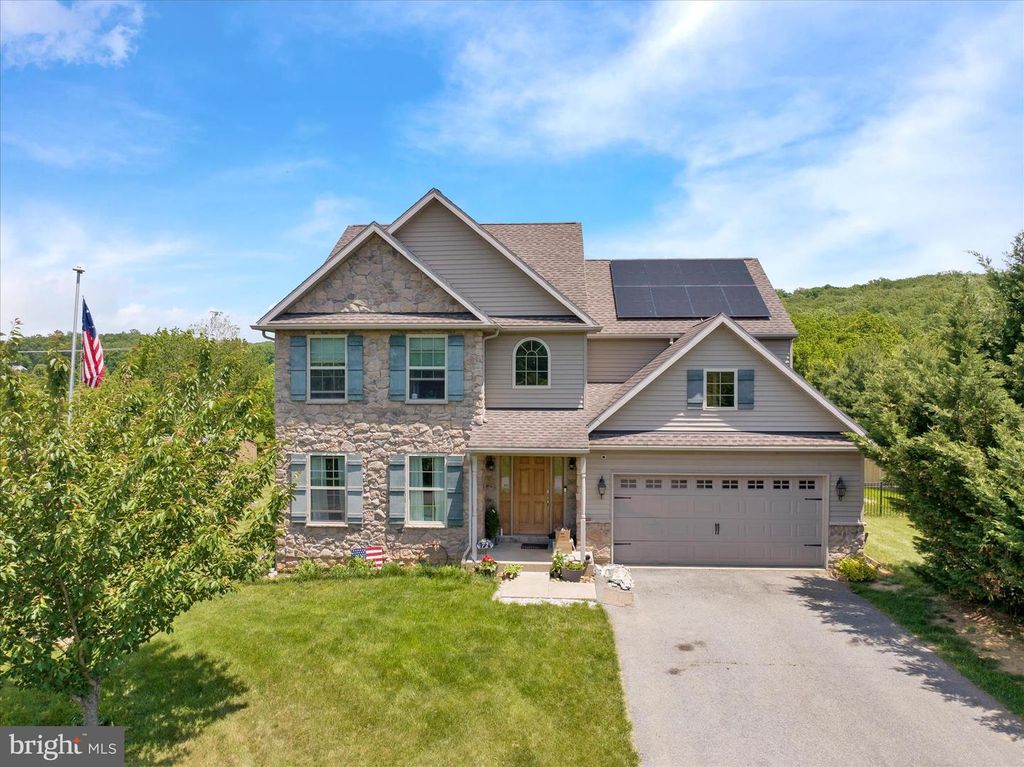 72 CIDER MILL RD, Mertztown, PA 19539