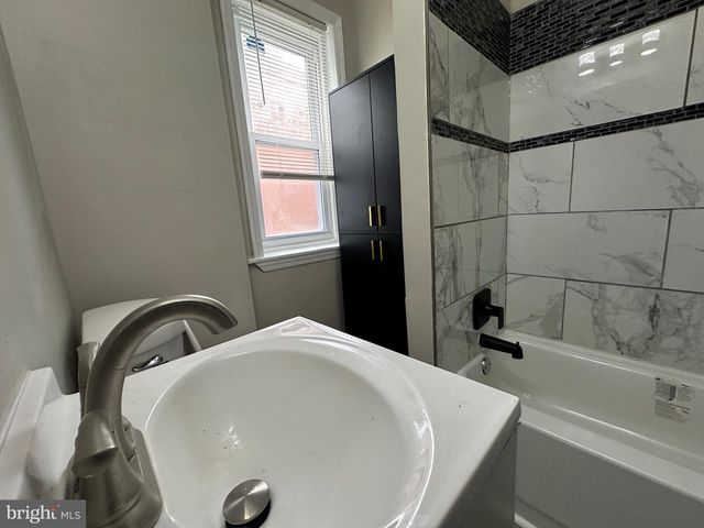 5537 PEMBERTON ST, Philadelphia, PA 19143