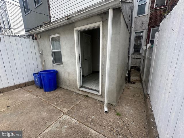 5537 PEMBERTON ST, Philadelphia, PA 19143