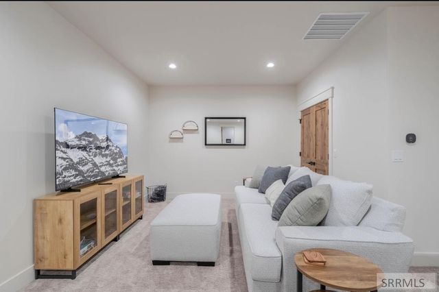 4351 Yeti Ln, Island Park, ID 83429