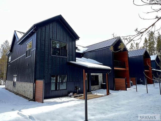 4351 Yeti Ln, Island Park, ID 83429