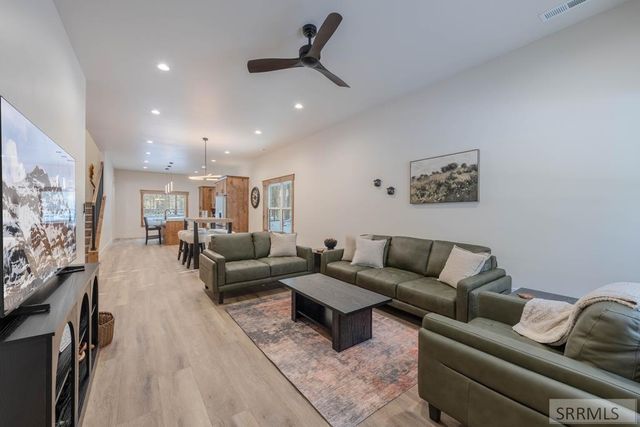 4351 Yeti Ln, Island Park, ID 83429