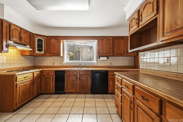 4313 Idlewild, North Little Rock, AR 72116