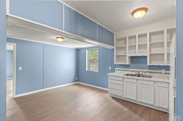 205 Mckinley Dr, Pensacola, FL 32505