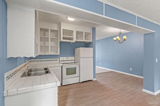 205 Mckinley Dr, Pensacola, FL 32505