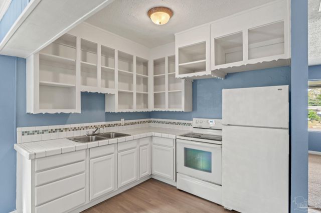 205 Mckinley Dr, Pensacola, FL 32505