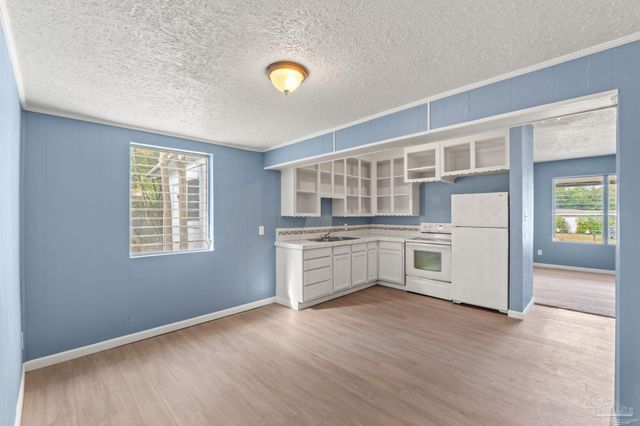 205 Mckinley Dr, Pensacola, FL 32505