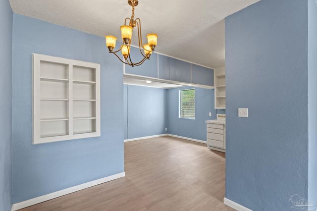 205 Mckinley Dr, Pensacola, FL 32505