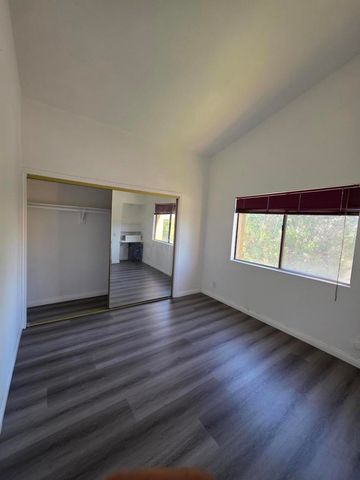 464 E Calle Begonia, Palm Springs, CA 92262