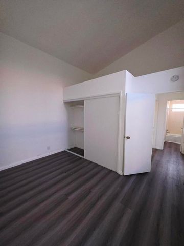 464 E Calle Begonia, Palm Springs, CA 92262