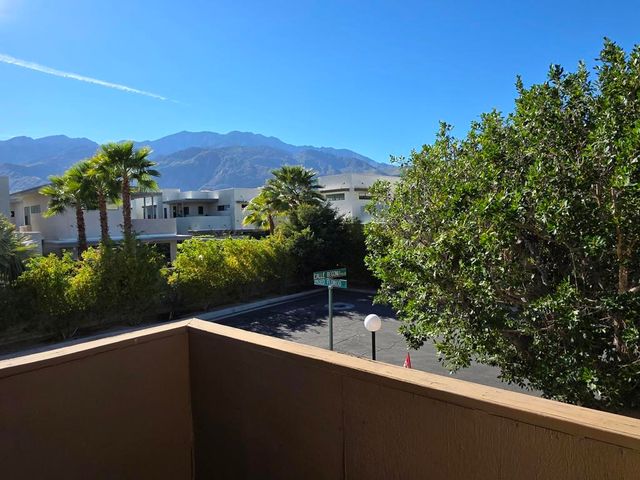 464 E Calle Begonia, Palm Springs, CA 92262