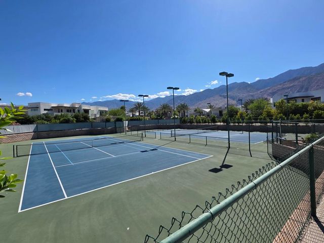 464 E Calle Begonia, Palm Springs, CA 92262