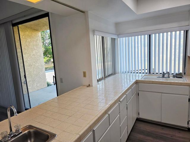 464 E Calle Begonia, Palm Springs, CA 92262