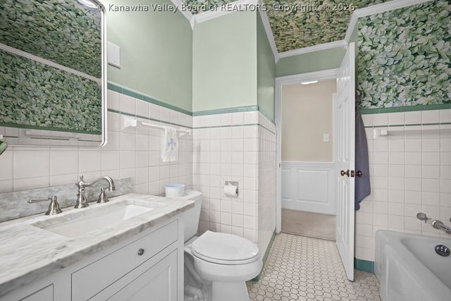 1620 Ridgeview Road, Charleston, WV 25314