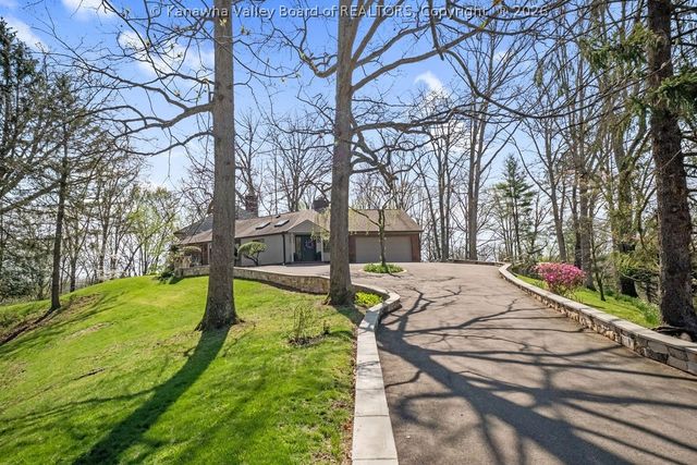 1620 Ridgeview Road, Charleston, WV 25314