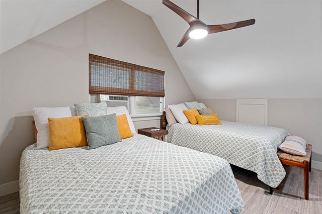 162 Lake Drive, Enchanted Oaks, TX 75156
