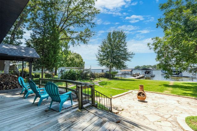 162 Lake Drive, Enchanted Oaks, TX 75156