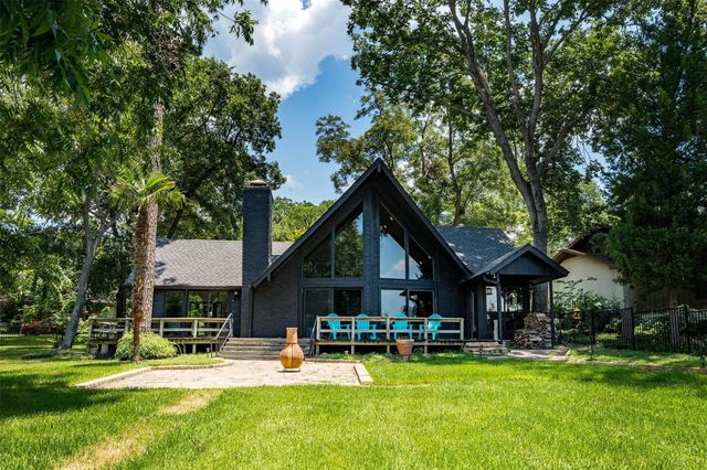 162 Lake Drive, Enchanted Oaks, TX 75156