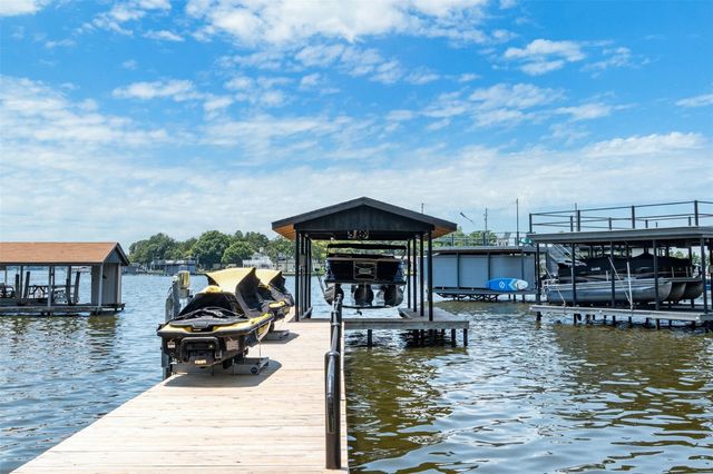 162 Lake Drive, Enchanted Oaks, TX 75156