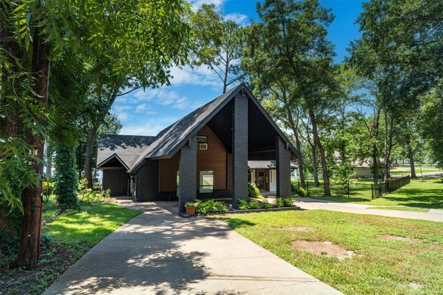162 Lake Drive, Enchanted Oaks, TX 75156
