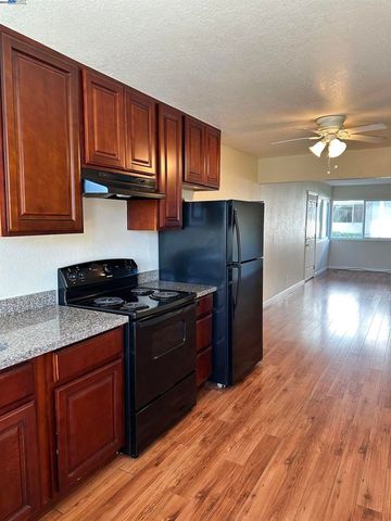 224 Flanders Ct, Hayward, CA 94541