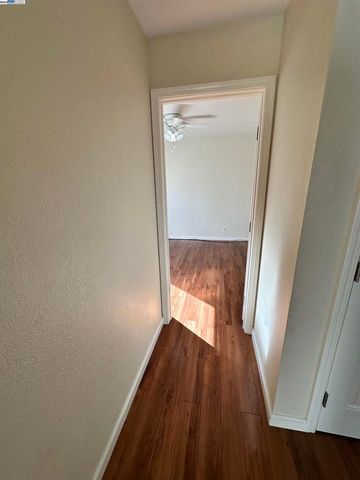 224 Flanders Ct, Hayward, CA 94541