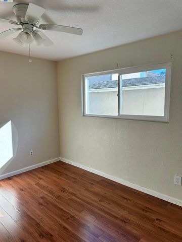 224 Flanders Ct, Hayward, CA 94541