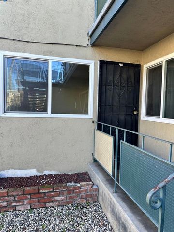 224 Flanders Ct, Hayward, CA 94541