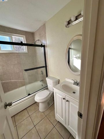 224 Flanders Ct, Hayward, CA 94541