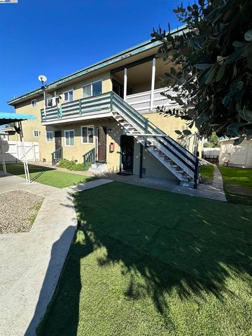 224 Flanders Ct, Hayward, CA 94541