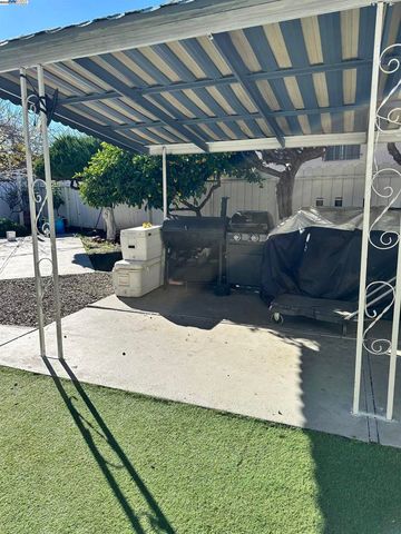 224 Flanders Ct, Hayward, CA 94541