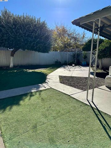 224 Flanders Ct, Hayward, CA 94541