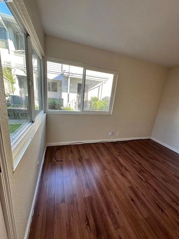 224 Flanders Ct, Hayward, CA 94541