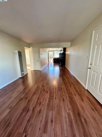 224 Flanders Ct, Hayward, CA 94541