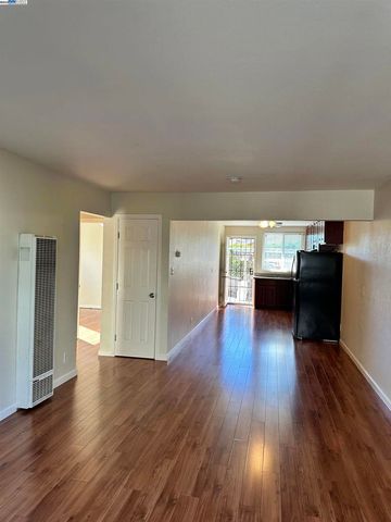 224 Flanders Ct, Hayward, CA 94541