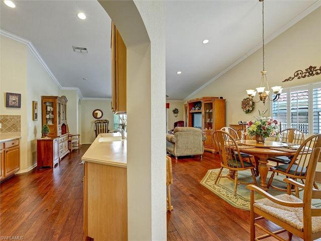 895 Eastham WAY M202, Naples, FL 34104