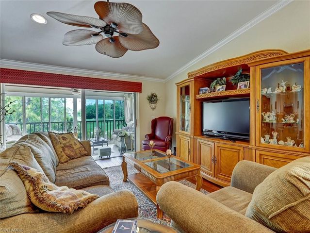 895 Eastham WAY M202, Naples, FL 34104