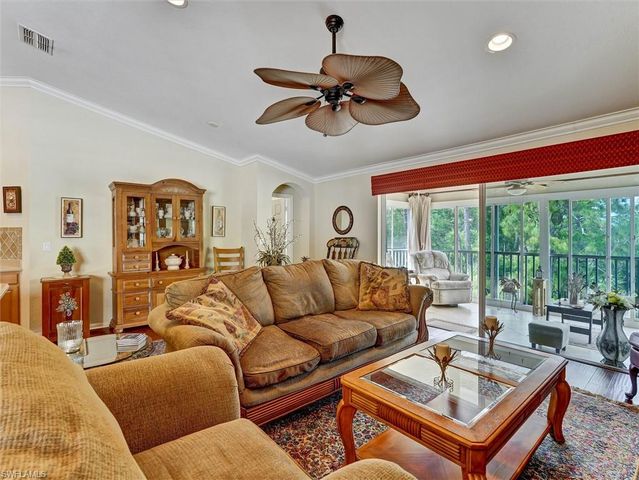 895 Eastham WAY M202, Naples, FL 34104