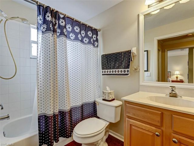 895 Eastham WAY M202, Naples, FL 34104