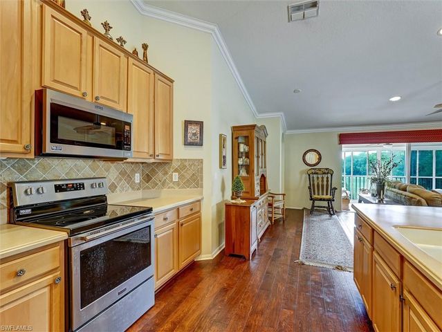 895 Eastham WAY M202, Naples, FL 34104