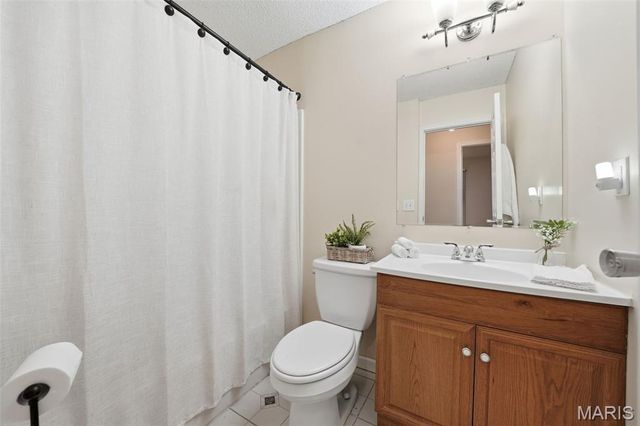 27 Michelle Lane, St Peters, MO 63376