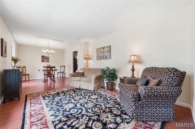 27 Michelle Lane, St Peters, MO 63376