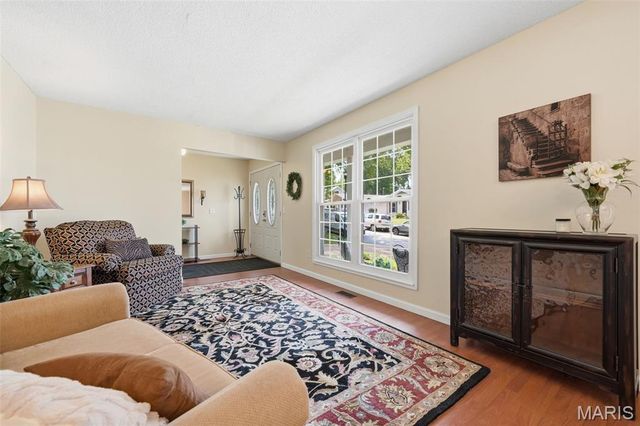 27 Michelle Lane, St Peters, MO 63376