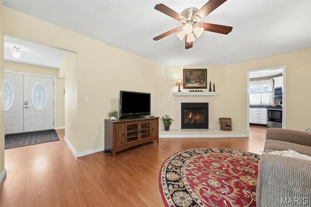 27 Michelle Lane, St Peters, MO 63376