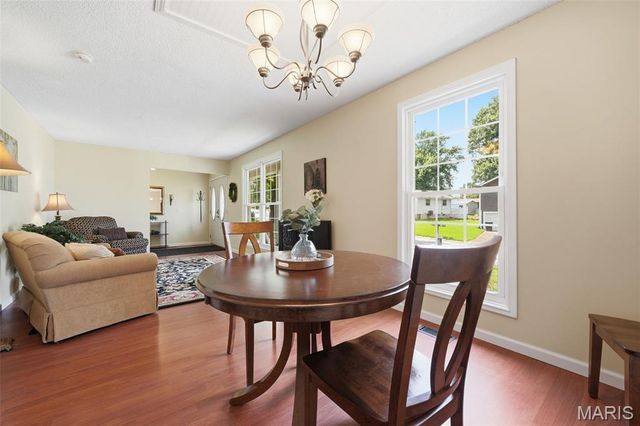 27 Michelle Lane, St Peters, MO 63376